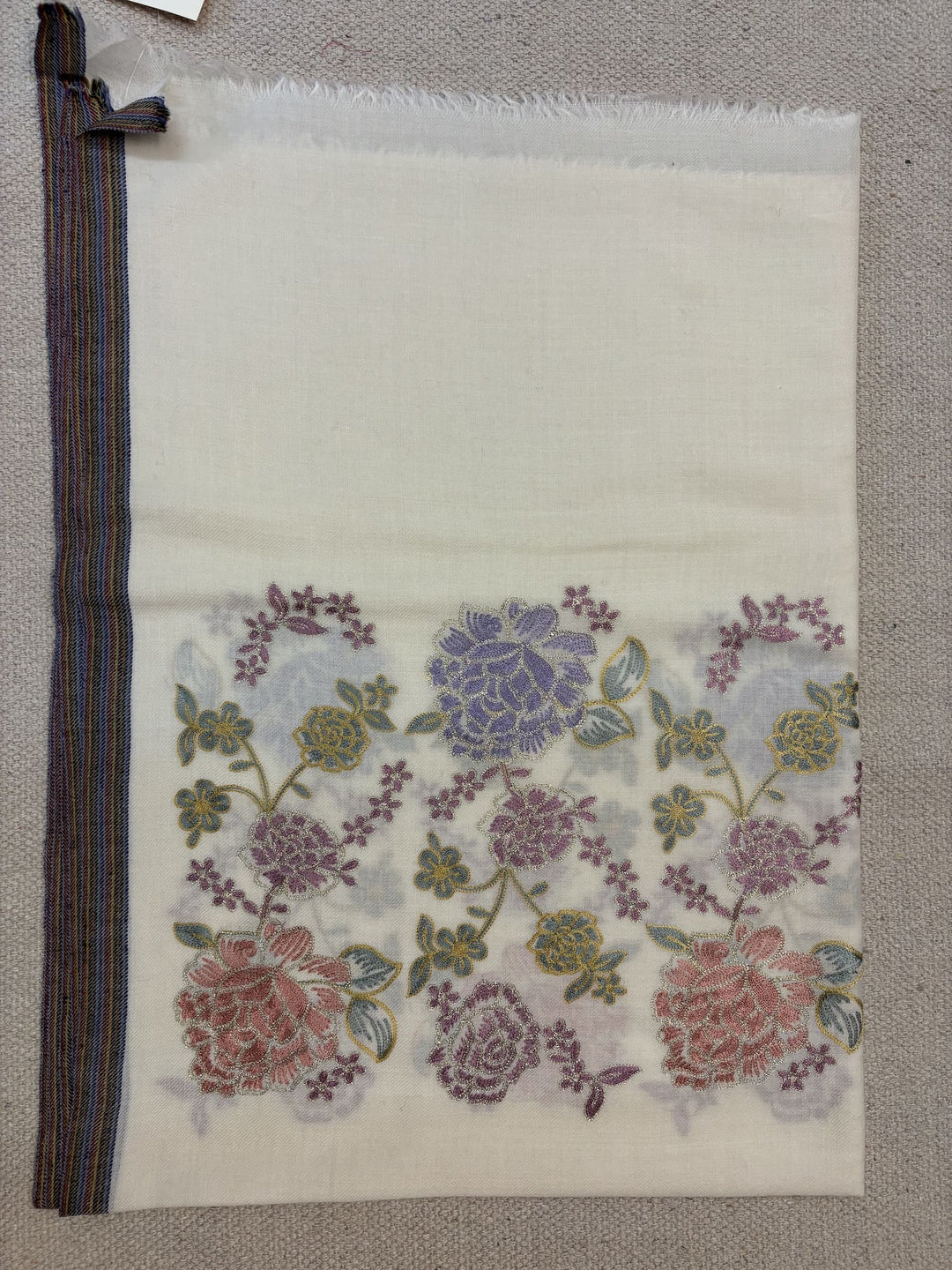 WHITE FLORAL ZARI BORDER 100% FINE WOOL STOLE - 217