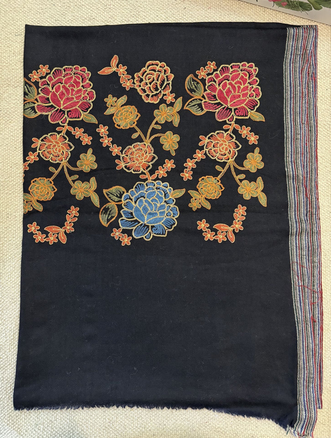 BLACK FLORAL ZARI BORDER 100% FINE WOOL STOLE - 218