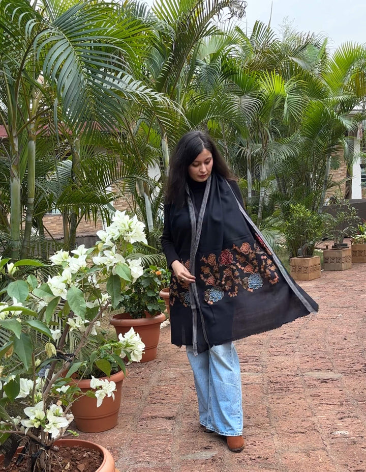 BLACK FLORAL ZARI BORDER 100% FINE WOOL STOLE - 218