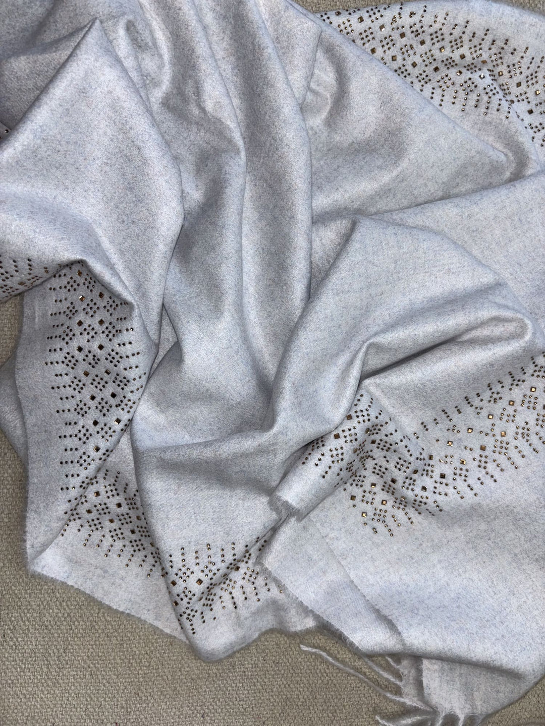 WHITE SNOWFLAKE CRYSTALS MIX WOOL STOLE - 224