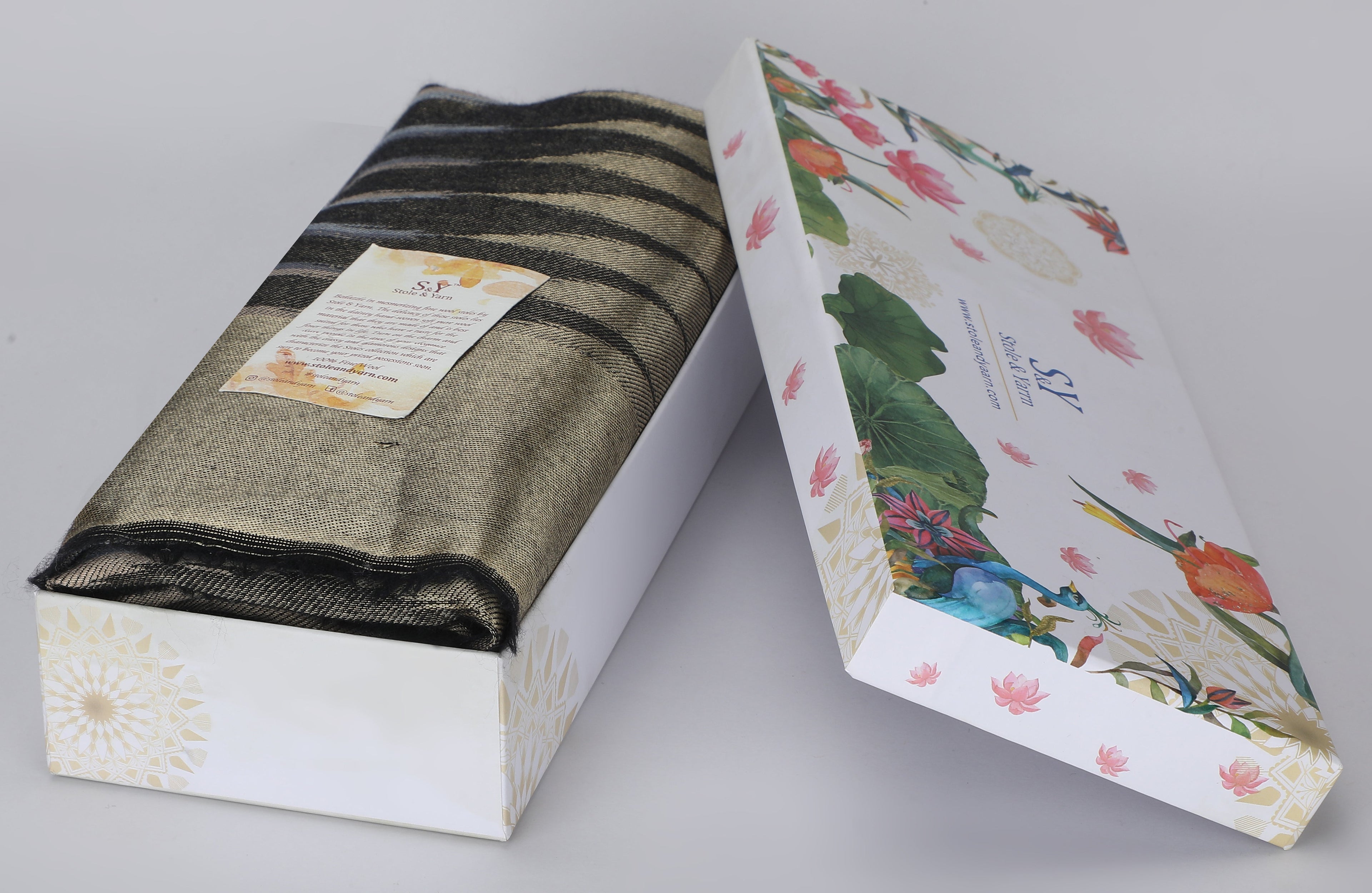 Black Zari Leheriya 100% Fine Wool Stole - Reversible- 365