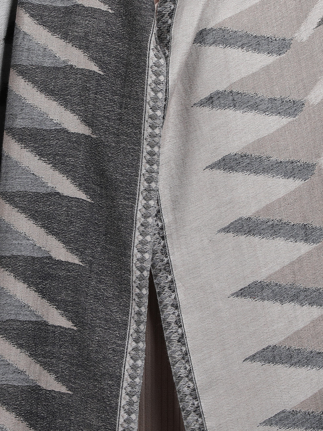 Plain Ikat Weave Stole - Ivory & Grey- 374