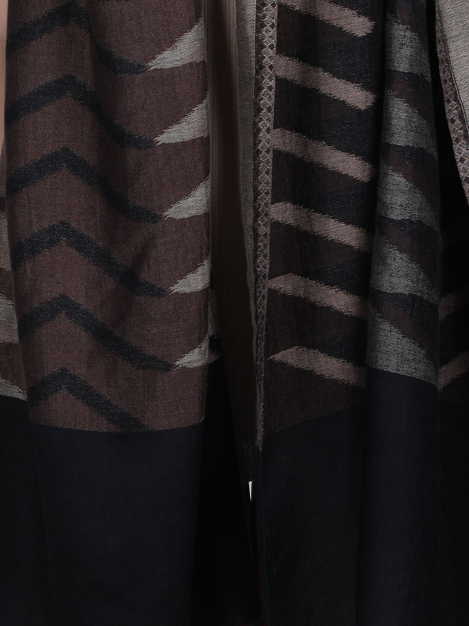 Plain Ikat Weave 100% Fine Wool Stole (Reversible) Stole - Black & brown- 377