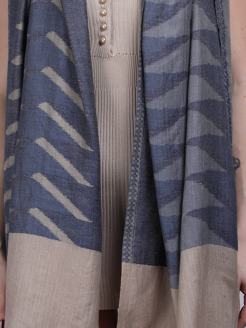 Plain Ikat Weave 100% Fine Wool Stole (Reversible) - Beige & Blue- 379