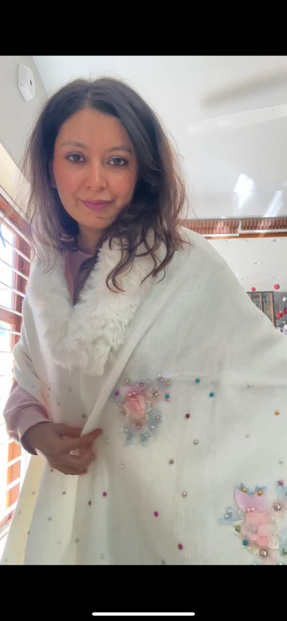 Beige Floral Embroidery Fur Collar Poncho - 152 (Free Size)