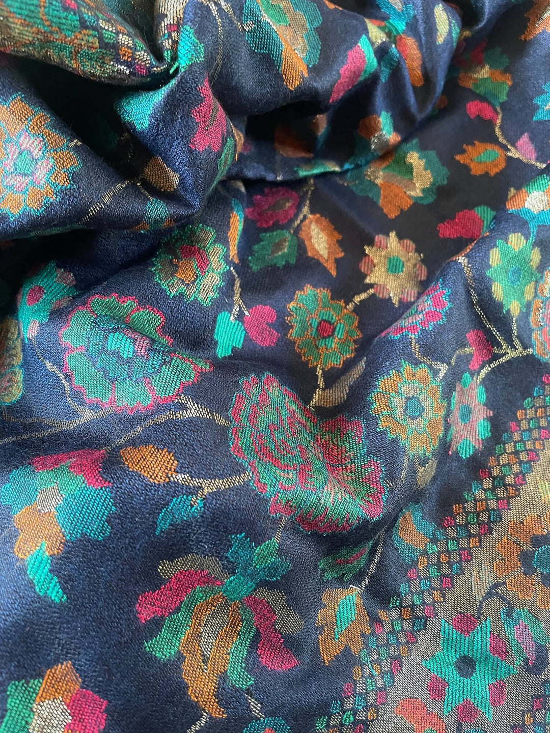 Floral Zari Kani Arcylic Wool Stole - 106